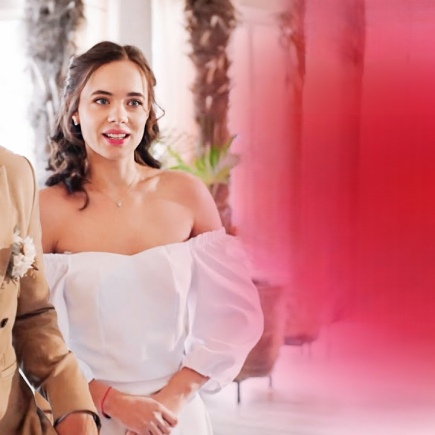 heartbroken woman meets stranger marriage proposal after breakup at wedding
